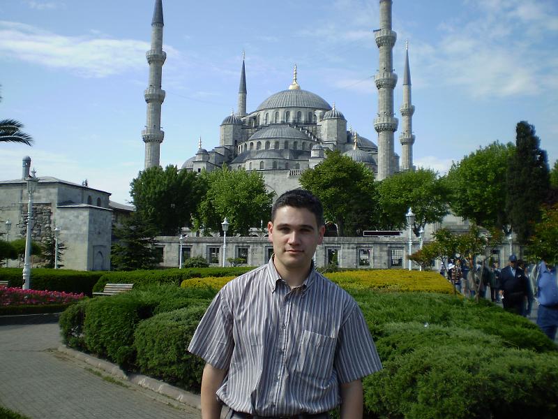 istanbul 022.JPG - In front of the Sultan Ahmet Mosque